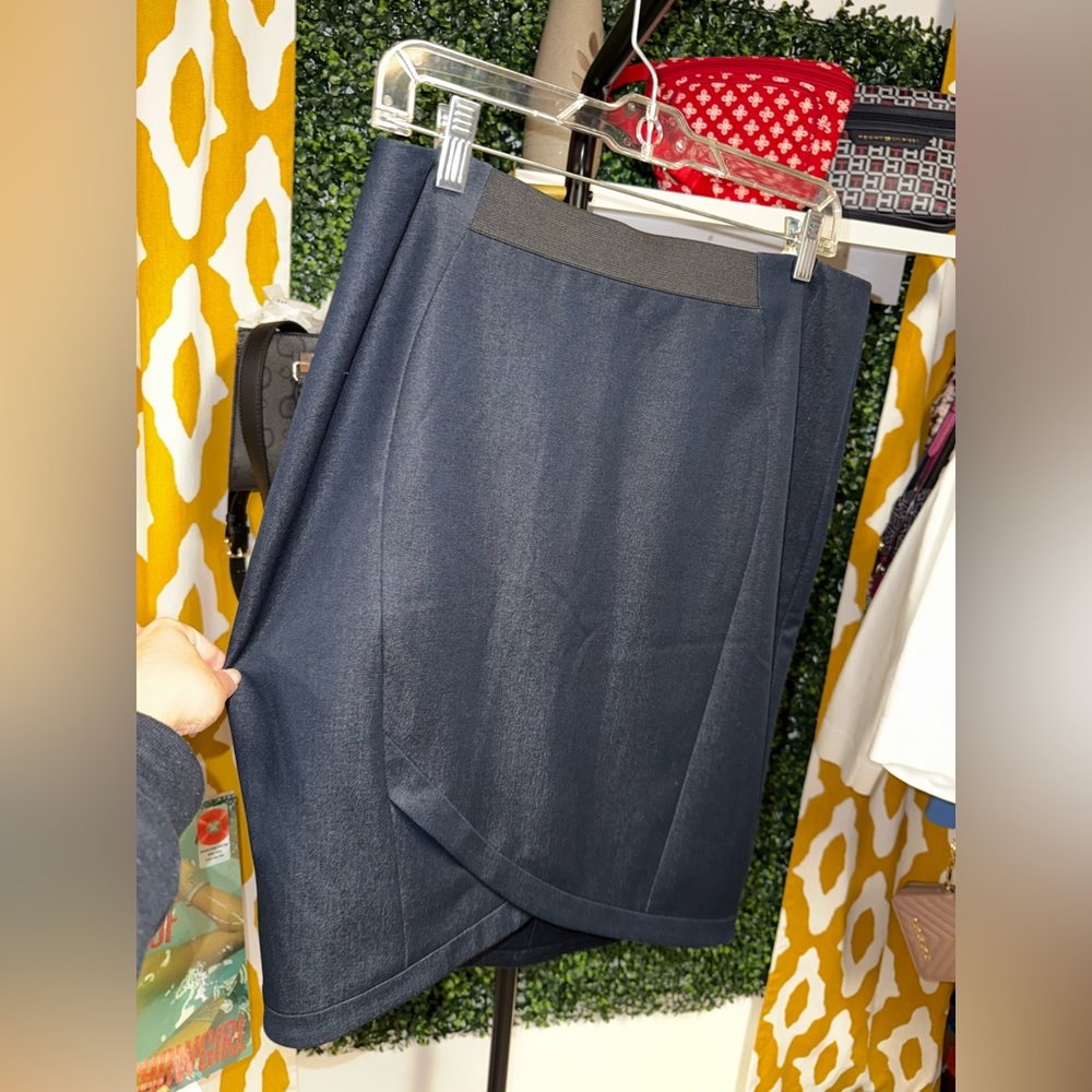 T Tahari Dark Blue Pencil Skirt